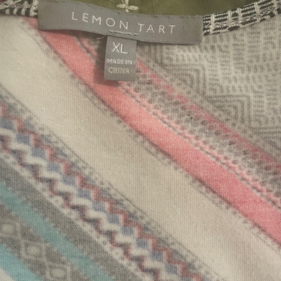 Fun, multicolor geometric print dress - Picture 3 of 3